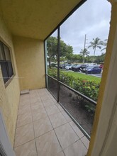 4086 N Pine Island Rd in Sunrise, FL - Building Photo - Building Photo