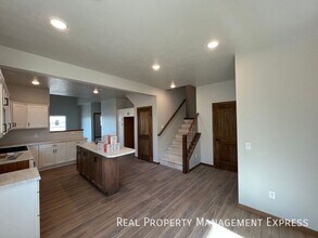 NEW CONSTRUCTION - 3 Bed/2.5 Bath Townhome! in Sioux Falls, SD - Building Photo - Building Photo