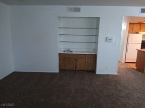 6201 Bellota Dr in Las Vegas, NV - Building Photo - Building Photo