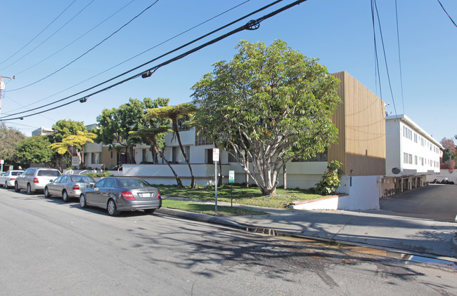 Makau Apartments in Torrance, CA - Building Photo - Building Photo