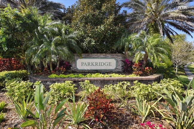 property at 3658 Parkridge Cir