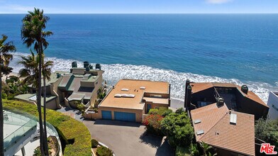 32060 Pacific Coast Hwy in Malibu, CA - Building Photo - Building Photo