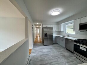 253 Webster Ave in Jersey City, NJ - Building Photo - Building Photo