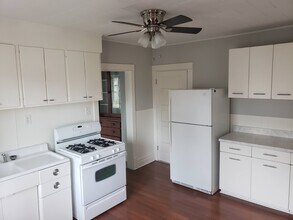 926 S 2nd St, Unit Upstairs in St. Charles, IL - Building Photo - Building Photo
