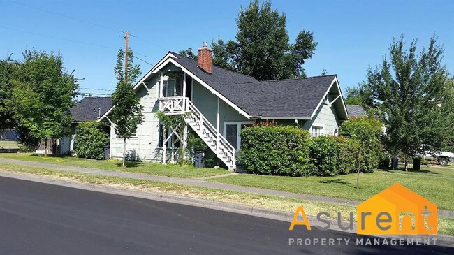 424 S Grape St in Medford, OR - Building Photo - Building Photo