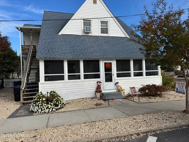property at 807 Grand Central Ave