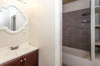 4610 S Marshfield Ave in Chicago, IL - Building Photo - Building Photo