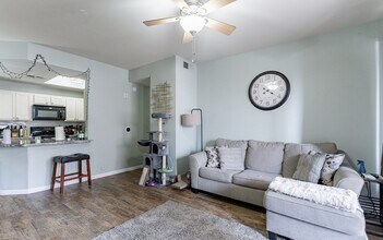 3830 E Lakewood Pkwy E in Phoenix, AZ - Building Photo - Building Photo
