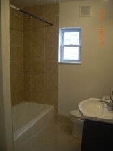107 W Front St, Unit 1 in Dunellen, NJ - Building Photo - Building Photo