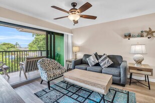 600 Neapolitan Way in Naples, FL - Building Photo