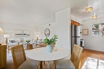 1070 Miramonte Dr in Santa Barbara, CA - Building Photo - Building Photo