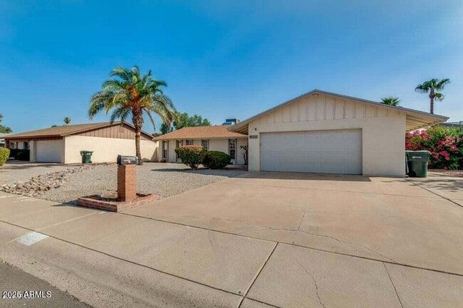 3627 W Bloomfield Rd in Phoenix, AZ - Foto de edificio - Building Photo