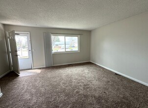 11862 E Kentucky Ave in Aurora, CO - Building Photo - Building Photo
