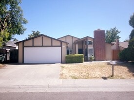 9528 Mirandy Dr in Sacramento, CA - Building Photo