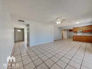 1916 E Ardmore Dr in Phoenix, AZ - Foto de edificio - Building Photo