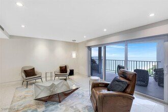 3951 Gulf Shore Blvd N in Naples, FL - Building Photo - Building Photo