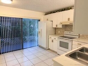 7473 Champagne Pl in Boca Raton, FL - Foto de edificio - Building Photo