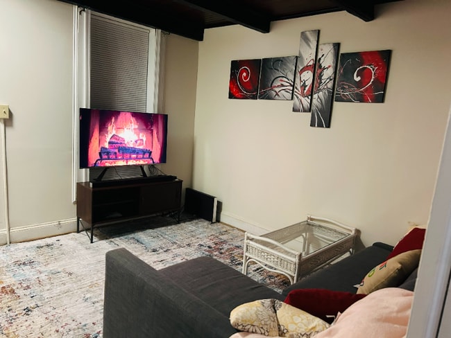 property at 107 N Port St