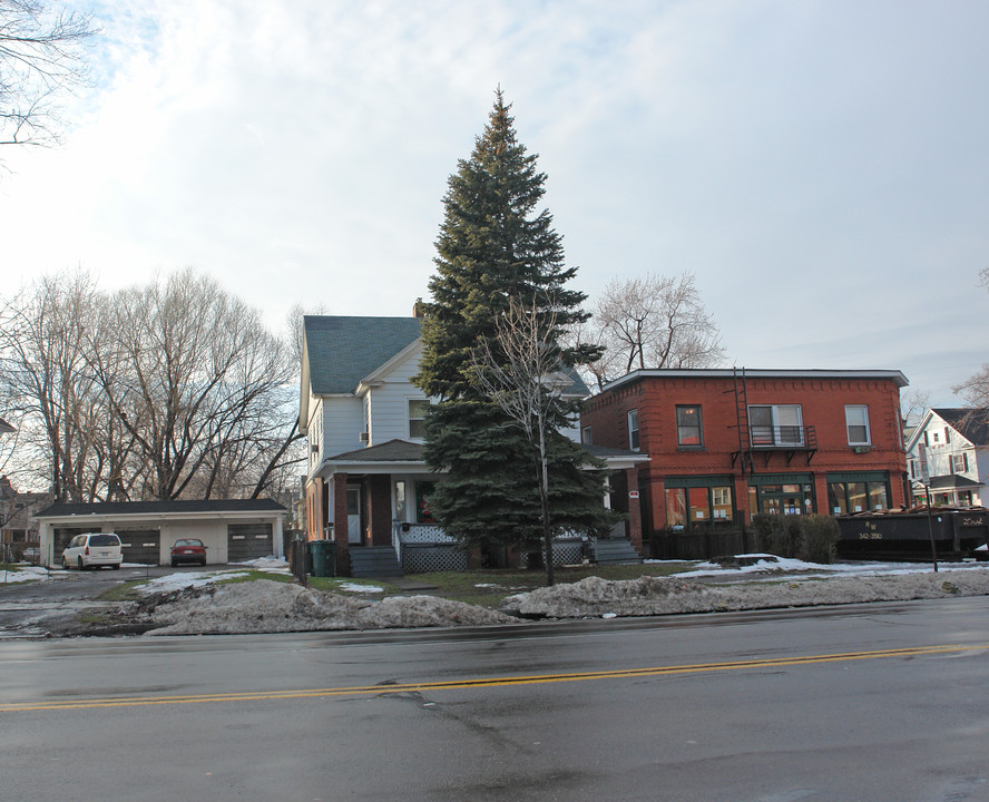 1007 Dewey Ave in Rochester, NY - Foto de edificio