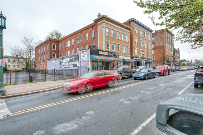 821 Park St in Hartford, CT - Building Photo - Building Photo