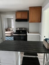 549 Hevey St, Unit 2 in Manchester, NH - Foto de edificio - Building Photo