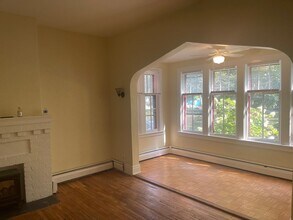 60 Days Park, 1 in Buffalo, NY - Building Photo - Building Photo