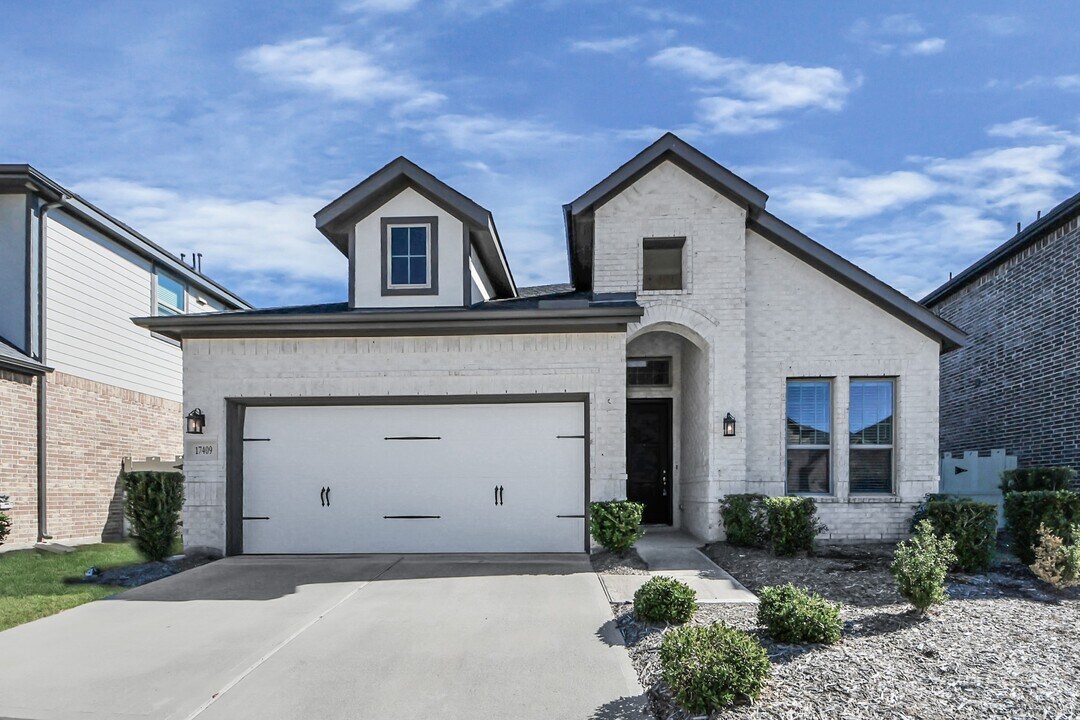 17409 Turtleweed Ln in Shenandoah, TX - Building Photo