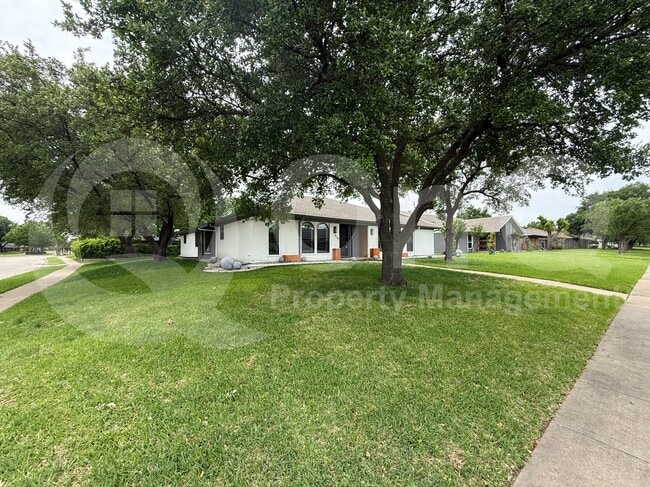 914 Hillsdale Dr in Richardson, TX - Building Photo - Building Photo