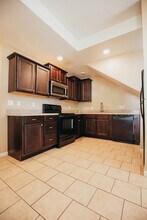 512 S Main Ave, Unit A in Springfield, MO - Foto de edificio - Building Photo