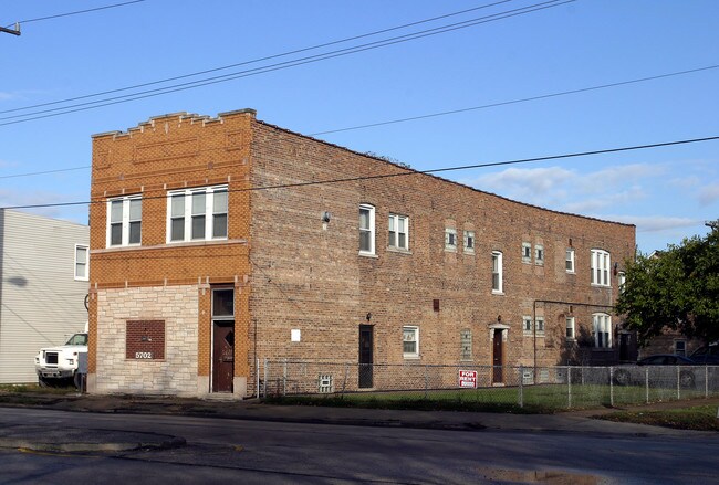 5702-5704 W 65th St in Chicago, IL - Building Photo - Building Photo