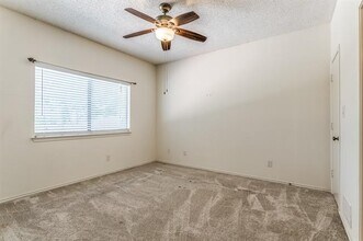 809 Waverly Dr in Arlington, TX - Building Photo - Building Photo