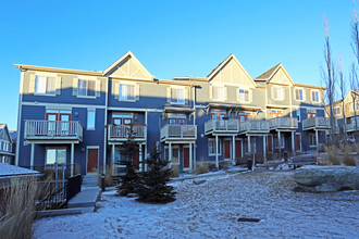 38 Evansview Gdns NW in Calgary, AB - Building Photo - Building Photo