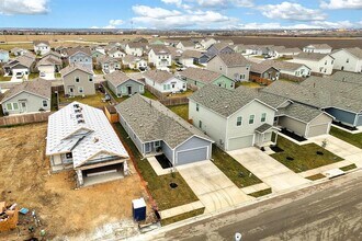 23437 Firelight Dr in Elgin, TX - Building Photo - Building Photo