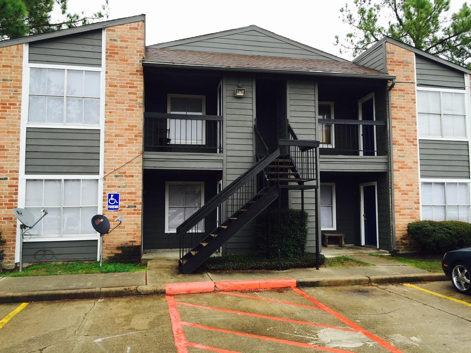 Villa Nueva Apartments in Houston, TX - Foto de edificio