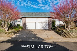5482 Monterey Dr SE in Salem, OR - Building Photo