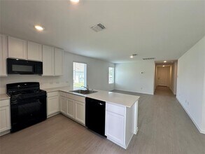 304 Hidden Mdws Dr in Sherman, TX - Foto de edificio - Building Photo