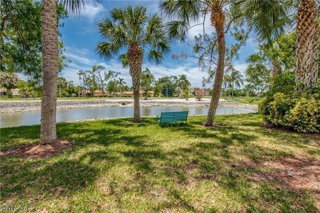441 Quail Forest Blvd in Naples, FL - Foto de edificio - Building Photo