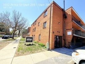 3552 Peter St in Windsor, ON - Building Photo