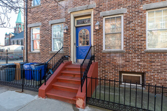 345 7th St in Jersey City, NJ - Building Photo - Building Photo