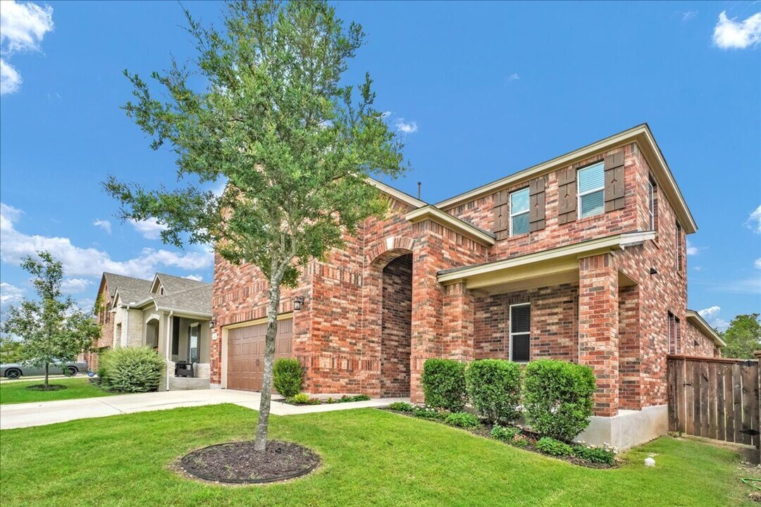 1705 Uhland Dr in Leander, TX - Building Photo
