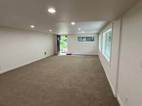 2112 Sunset Dr W in University Place, WA - Building Photo - Building Photo