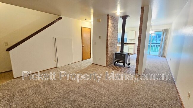 property at 1334 NE Jasmine Ln