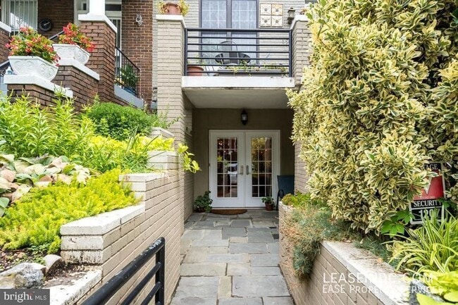 1207 Columbia Rd NW in Washington, DC - Building Photo - Building Photo
