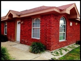 14 Zelma St in Edinburg, TX - Building Photo