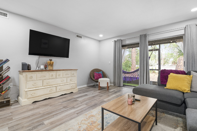 2744 Hidden Lake Blvd in Sarasota, FL - Building Photo - Building Photo