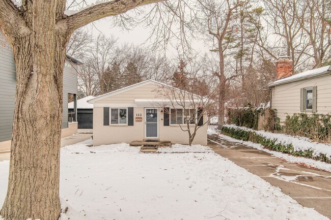 122 N Helen Ave in Rochester, MI - Building Photo - Building Photo