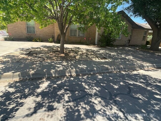 2001 Freeport Ln in Midland, TX - Building Photo - Building Photo