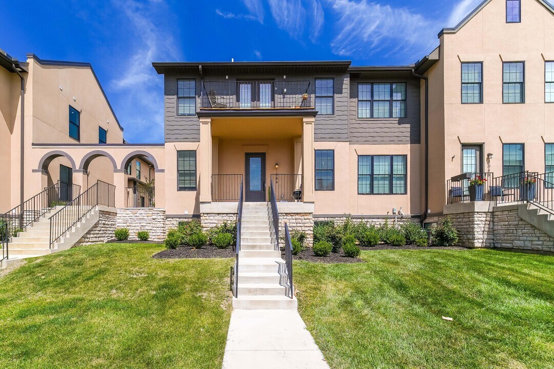 1084 Bryden Rd in Columbus, OH - Building Photo