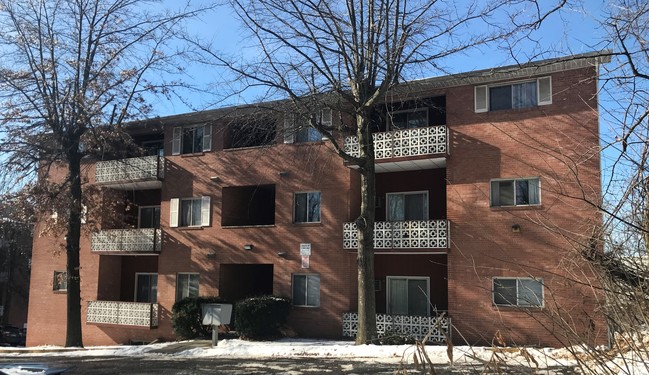 Prete Apartments Evansdale in Morgantown, WV - Building Photo - Building Photo