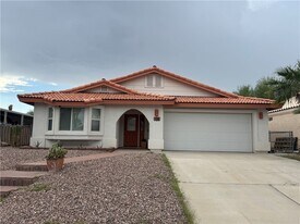 726 Riverfront Dr in Bullhead City, AZ - Building Photo